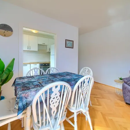 Apartment Frane *